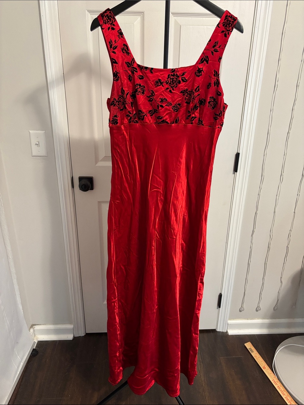 Be Smart 90s Red Satin Evening Dress with Black Floral Accents Size 13 / 14